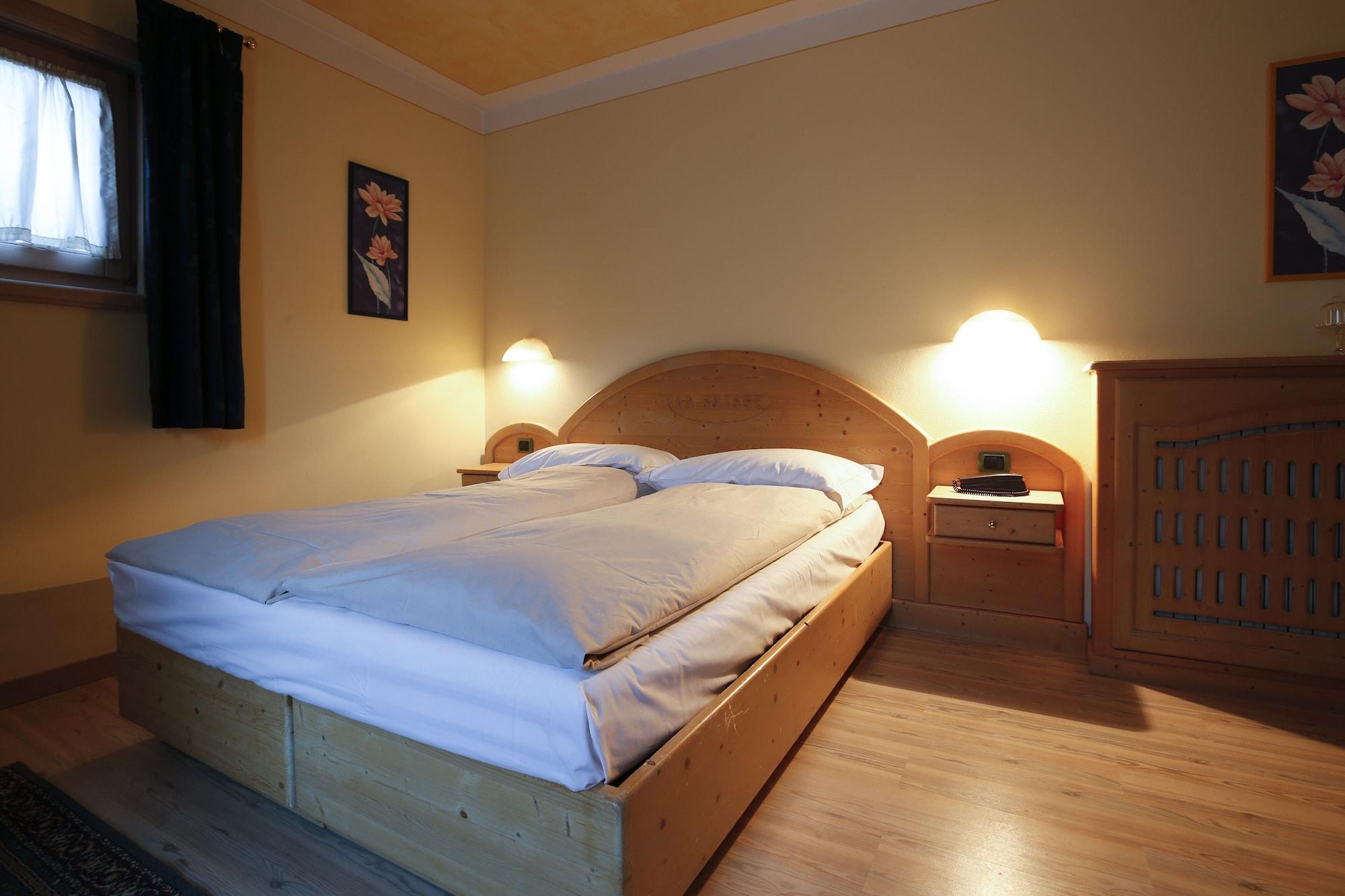 Hotel "La Suisse" Livigno Exterior photo